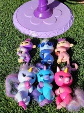Fingerlings Toy Set